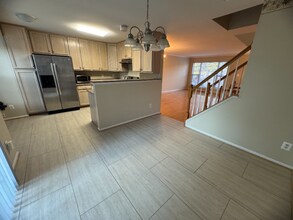 3994 Mammoth Cave Loop in Dumfries, VA - Foto de edificio - Building Photo