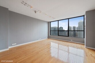 405 N Wabash Ave, Unit 3401 in Chicago, IL - Building Photo - Building Photo