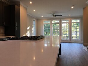 918 N Buchanan St in Arlington, VA - Foto de edificio - Building Photo