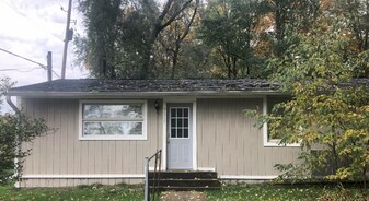 9527 W Main St in Kalamazoo, MI - Building Photo