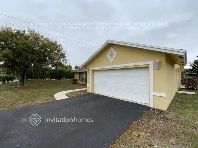 19745 Colorado Cir in Boca Raton, FL - Building Photo - Building Photo