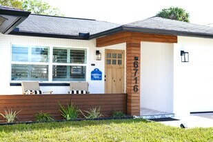 6716 Arroyo Dr in New Port Richey, FL - Building Photo