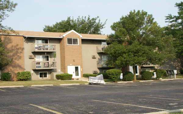 Ridgewood Park in Crystal Lake, IL - Foto de edificio - Building Photo