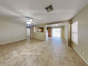 6045 W Southgate Ave in Phoenix, AZ - Foto de edificio - Building Photo