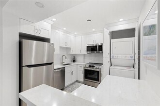 2000 S Ocean Blvd in Pompano Beach, FL - Building Photo - Building Photo