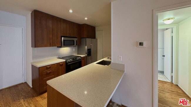 1134 Alta Loma Rd in West Hollywood, CA - Building Photo - Building Photo