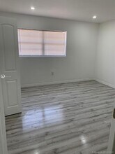 1521 NE 150th St-Unit -104 in Miami, FL - Foto de edificio - Building Photo