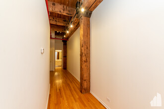 375 W Erie St, Unit 508 in Chicago, IL - Building Photo - Building Photo