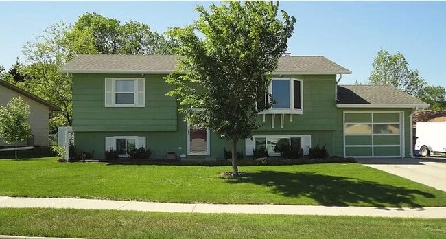 property at 1641 Minuteman Dr