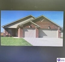 101 Vineland Pkwy Dr in Vine Grove, KY - Building Photo