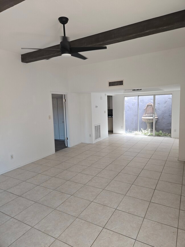 1044 E Pueblo Rd in Phoenix, AZ - Foto de edificio - Building Photo