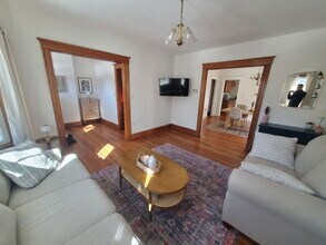 141 Willow St in Boston, MA - Foto de edificio - Building Photo