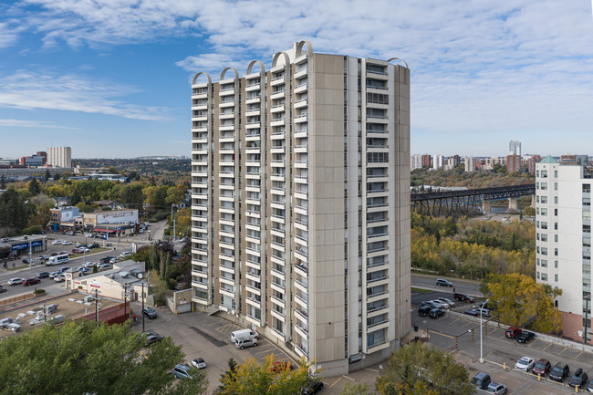 10883 Saskatchewan Dr NW in Edmonton, AB - Building Photo - Primary Photo