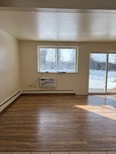 156 Summit View Ct in White Lake, MI - Foto de edificio - Building Photo