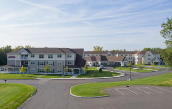 King Thiel Senior Community in Latham, NY - Foto de edificio - Building Photo