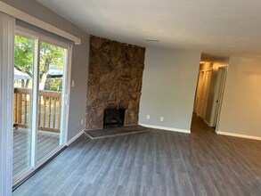 1329 S Chambers Cir-Unit -D in Aurora, CO - Building Photo - Building Photo