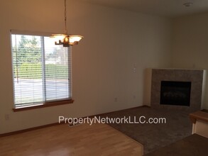 674 NE Anderson Rd in Gresham, OR - Building Photo - Building Photo