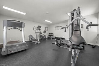 Parkwood Apartments in Lancaster, CA - Building Photo - Building Photo