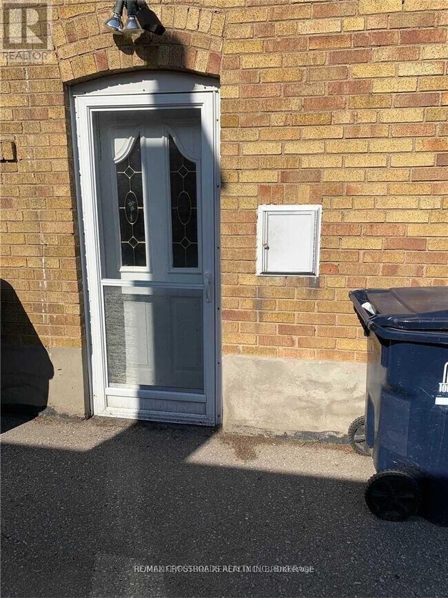 70 Seminole Ave in Toronto, ON - Building Photo - Building Photo