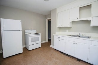 811 Central Dr in West Columbia, SC - Building Photo - Building Photo