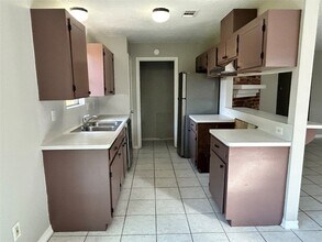 607 La Riviera Cir in Houston, TX - Building Photo - Building Photo