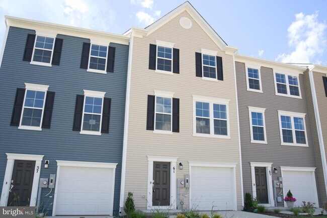 61 Gray Silver Rd in Inwood, WV - Building Photo - Building Photo
