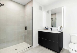 227 N Elizabeth St in Chicago, IL - Building Photo - Building Photo