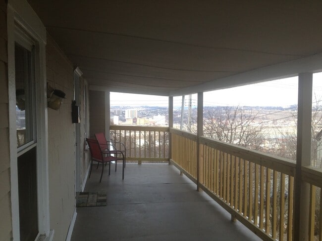 property at 986 E Warrington Ave