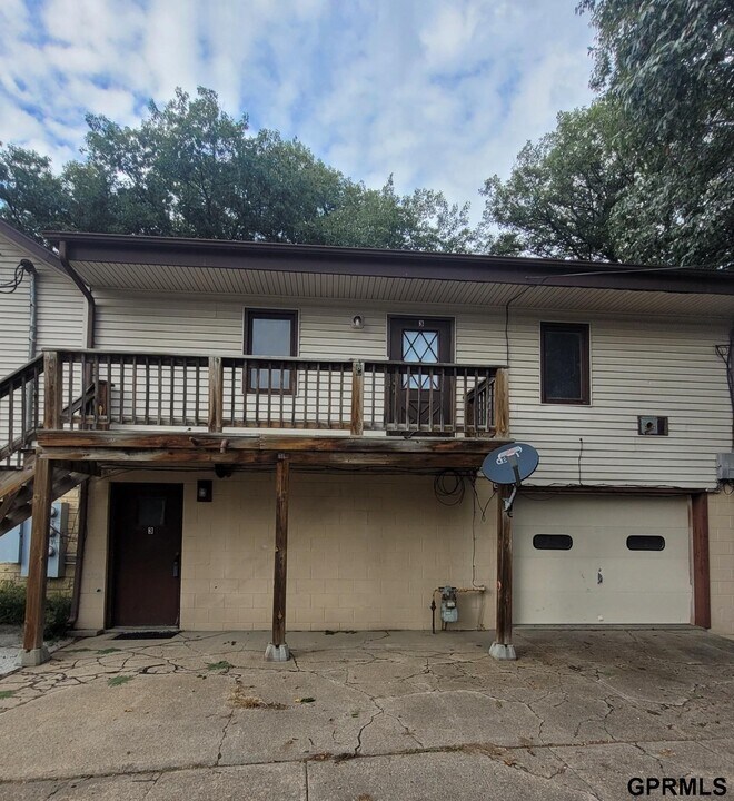 807 W Mission Ave in Bellevue, NE - Building Photo
