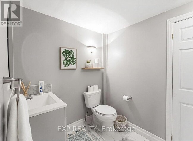 2 Morden Crescent in Ajax, ON - Building Photo - Building Photo