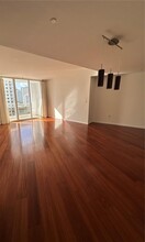 901 Brickell Key Blvd, Unit 1401 in Miami, FL - Building Photo - Building Photo