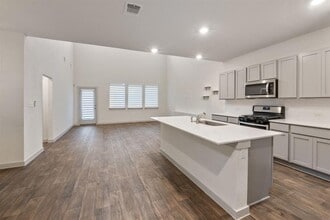 205 Lavaca River Ln in Hutto, TX - Building Photo - Building Photo