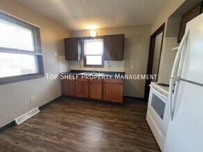 4323 67th St in Urbandale, IA - Building Photo - Building Photo