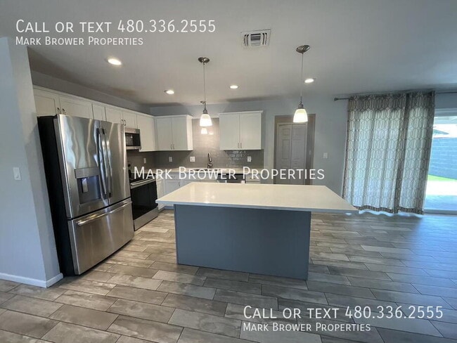 property at 6919 E Moreland St