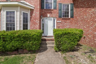 1241 Gatsby Ct in Clarksville, TN - Building Photo - Building Photo
