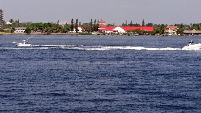 1025 Sugar Sands Blvd in Riviera Beach, FL - Building Photo - Building Photo