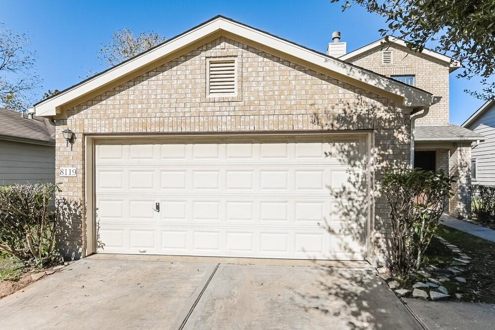 8119 Stagewood Dr in Humble, TX - Foto de edificio