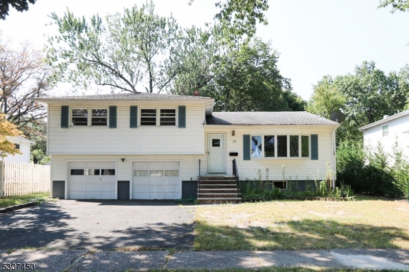 25 Huck Rd in Bloomfield, NJ - Building Photo