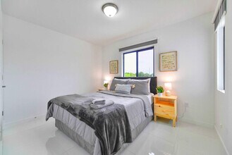 2241 NW 50th St in Miami, FL - Building Photo - Building Photo