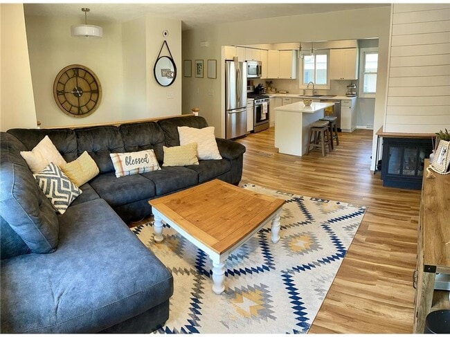 901 Summer St NE in Minneapolis, MN - Foto de edificio - Building Photo