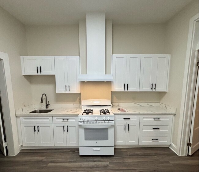 property at 2541 Dumaine St