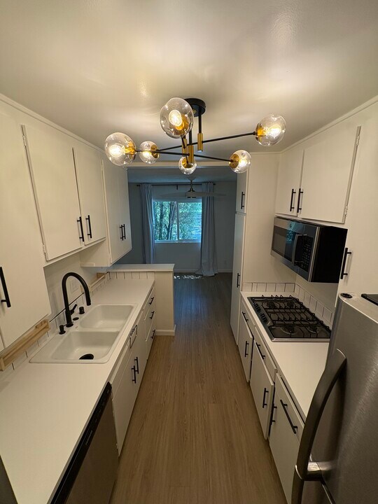 11015 National Blvd in Los Angeles, CA - Foto de edificio