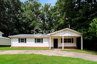 3904 Cindy Dr in Douglasville, GA - Building Photo