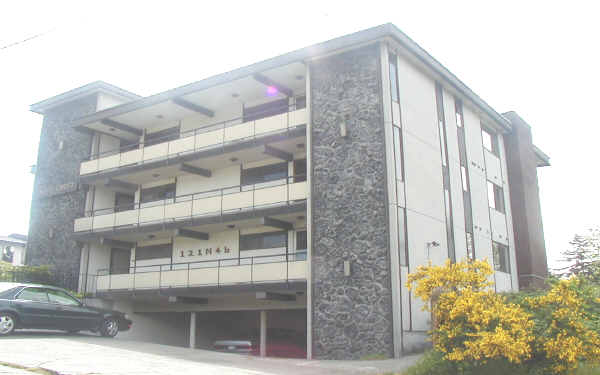 View Crest Apartments in Seattle, WA - Building Photo