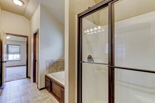 920 SW 13th St in Moore, OK - Building Photo