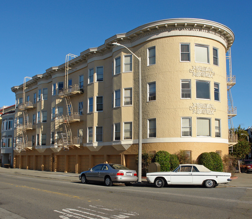 101 Cervantes Boulevard (918r) in San Francisco, CA - Building Photo