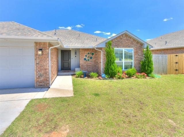 1008 S Appaloosa Ln in Mustang, OK - Building Photo - Building Photo