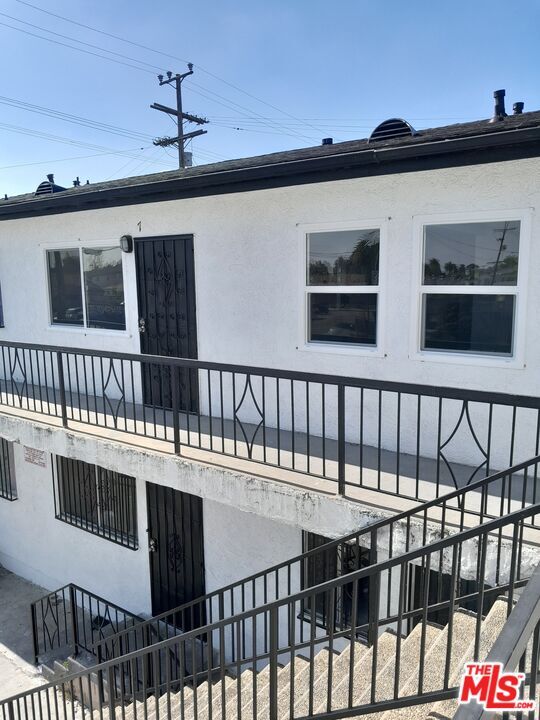 10705 S Figueroa St in Los Angeles, CA - Building Photo - Building Photo