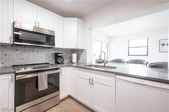 507 14th St N in Naples, FL - Building Photo - Building Photo