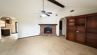 610 Natalie Dr in Houma, LA - Building Photo